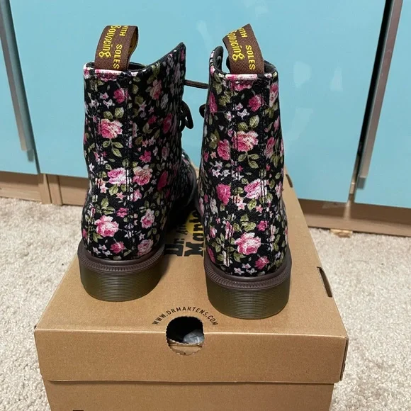 Dr Martens Page Floral Black Canvas Lace-up Boots Size 5 - Picture 6 of 8